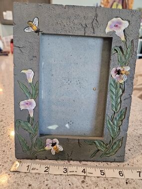 Bee & Floral Picture Frame 4x6 Textured Stone Look Garden Nature Frame